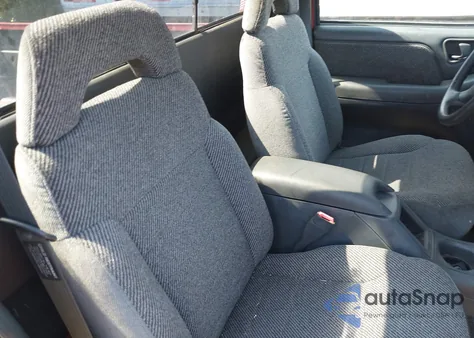 1997 Chevrolet S-10 Fleetside z USA, uszkodzony, nr VIN 1GCCS14W3V8206031